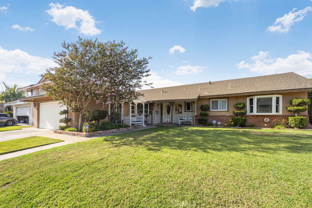 1144 El Camino Dr Property Photo 4
