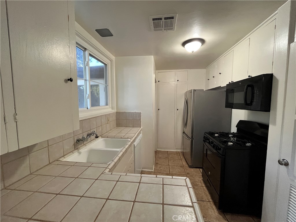 1004 Occidental Drive Property Photo 9