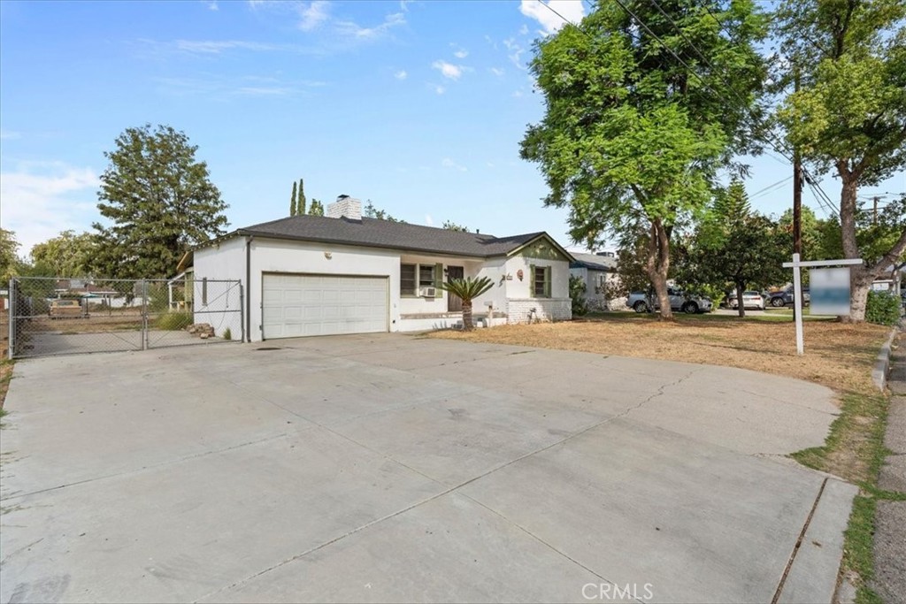 2628 Lawrence Ave Property Photo 1