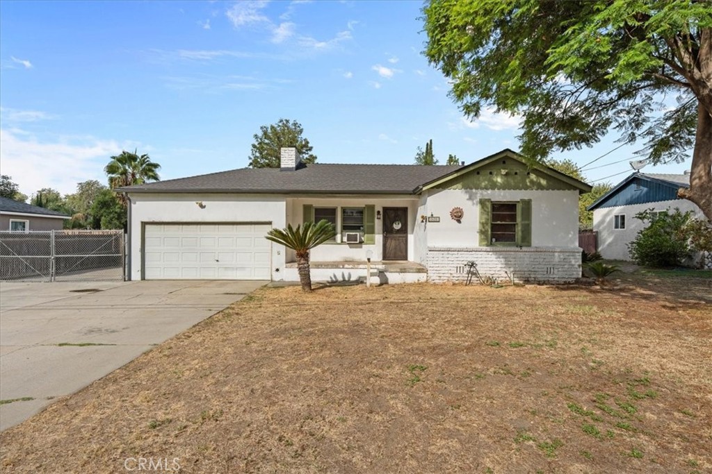 2628 Lawrence Ave Property Photo 2
