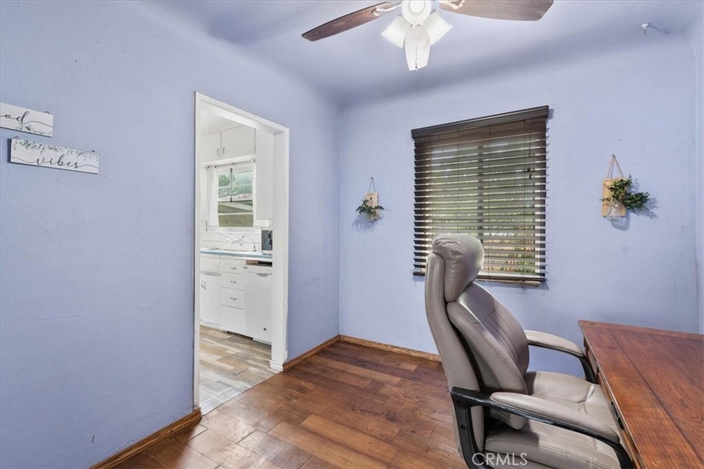 2628 Lawrence Ave Property Photo 10