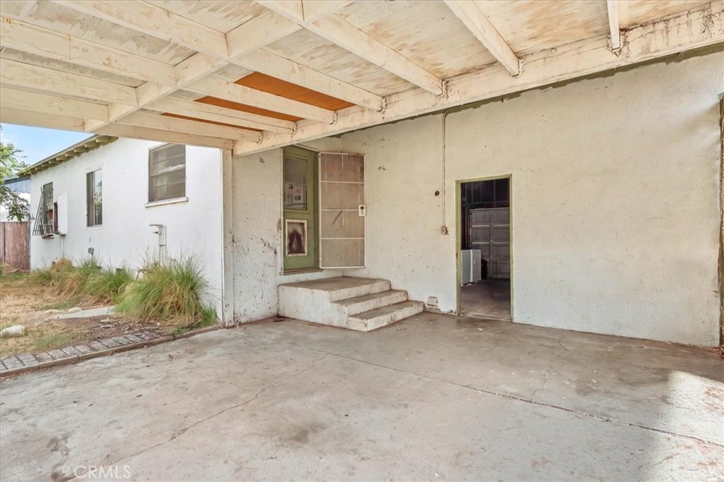 2628 Lawrence Ave Property Photo 21