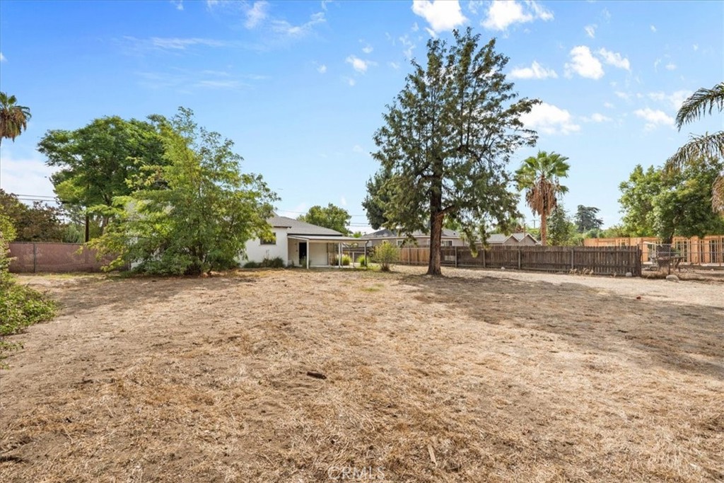 2628 Lawrence Ave Property Photo 25