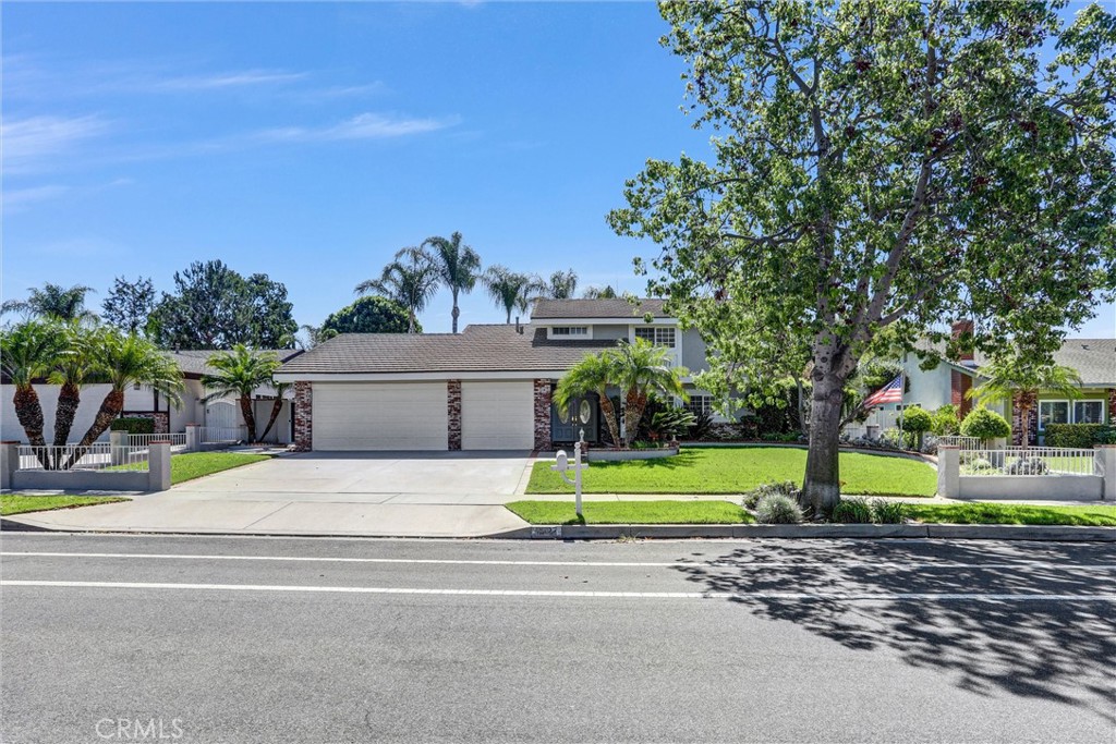 1027 Country Club Property Photo 1