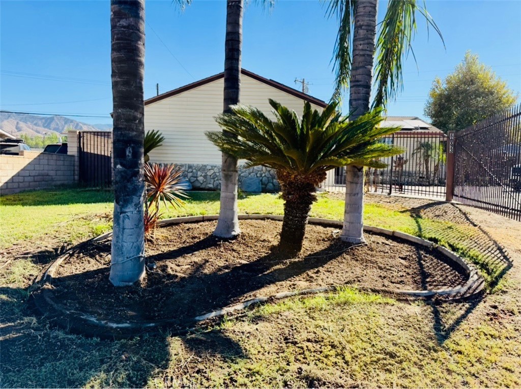 6093 Merito Property Photo 2