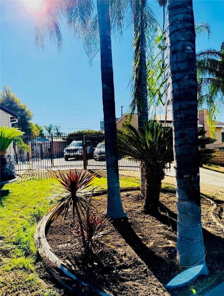 6093 Merito Property Photo 3