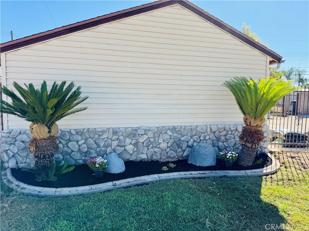 6093 Merito Property Photo 6