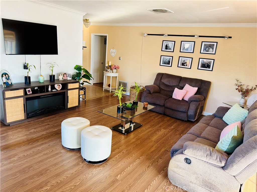 6093 Merito Property Photo 10