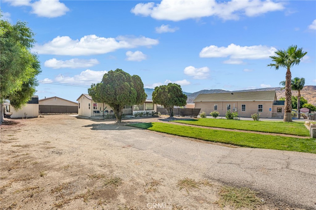 934 N Almond Way Property Photo 3