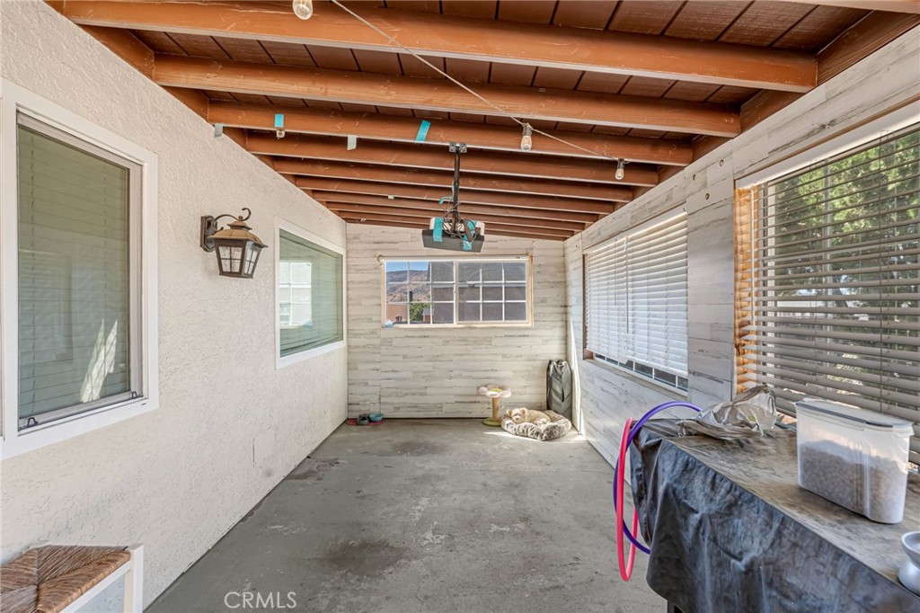 934 N Almond Way Property Photo 6