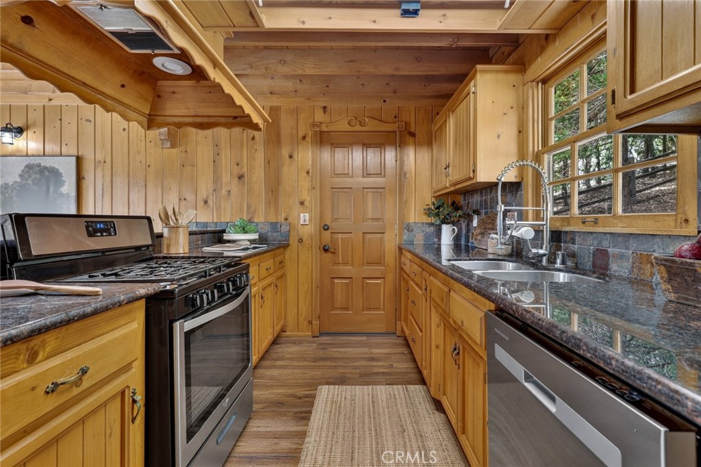349 Golf Course Property Photo 4