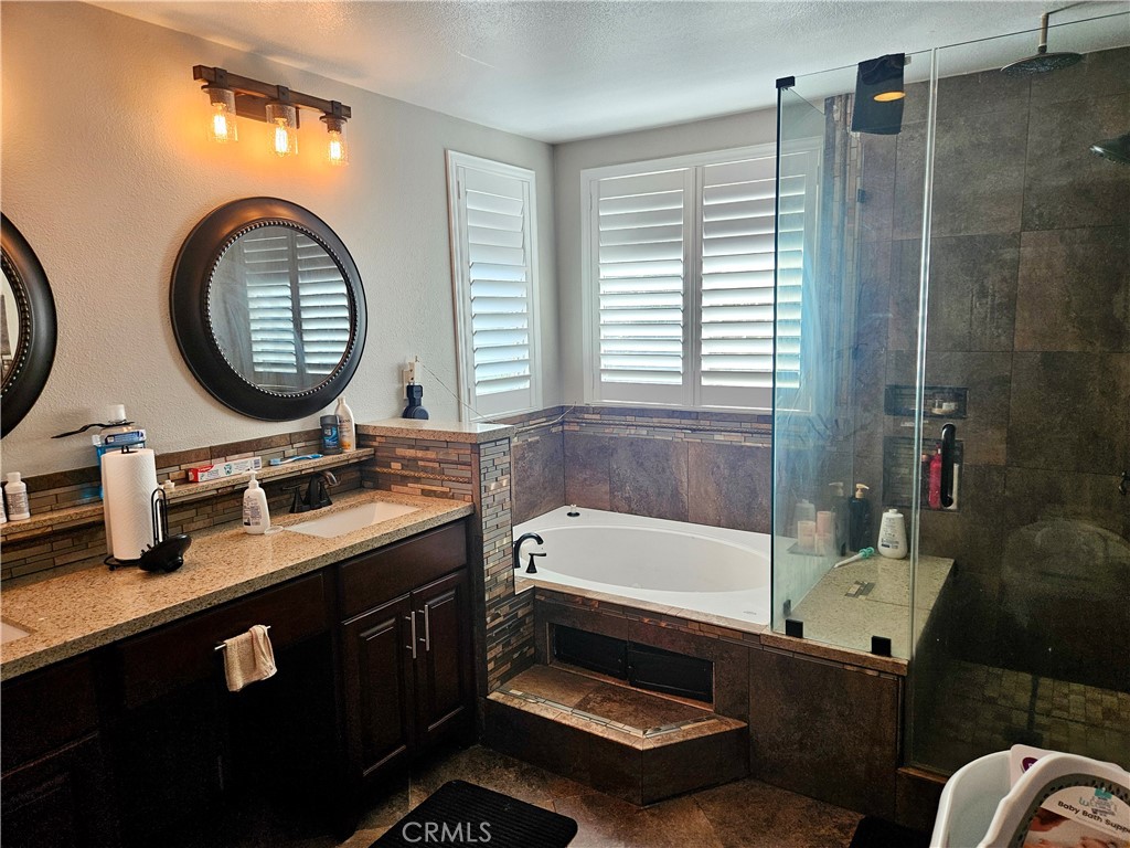 27225 Big Horn Property Photo 4