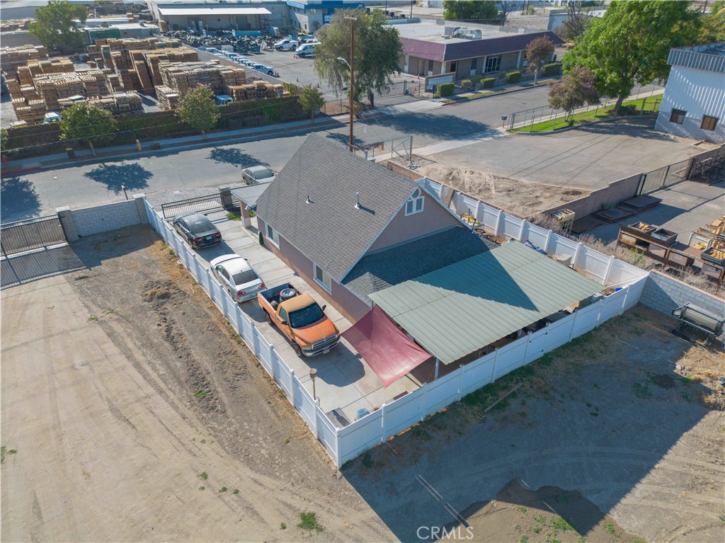 1285 Jefferson Property Photo 6