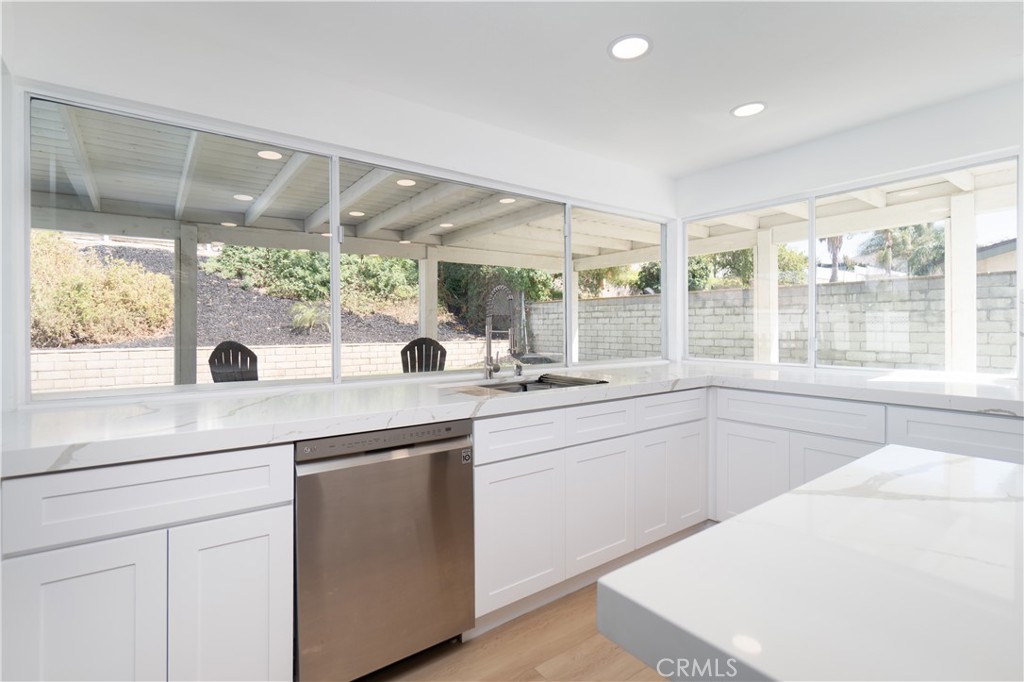 4245 River Ridge Property Photo 13