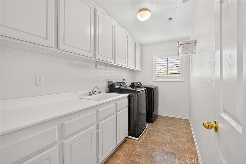 7904 San Benito Street Property Photo 36