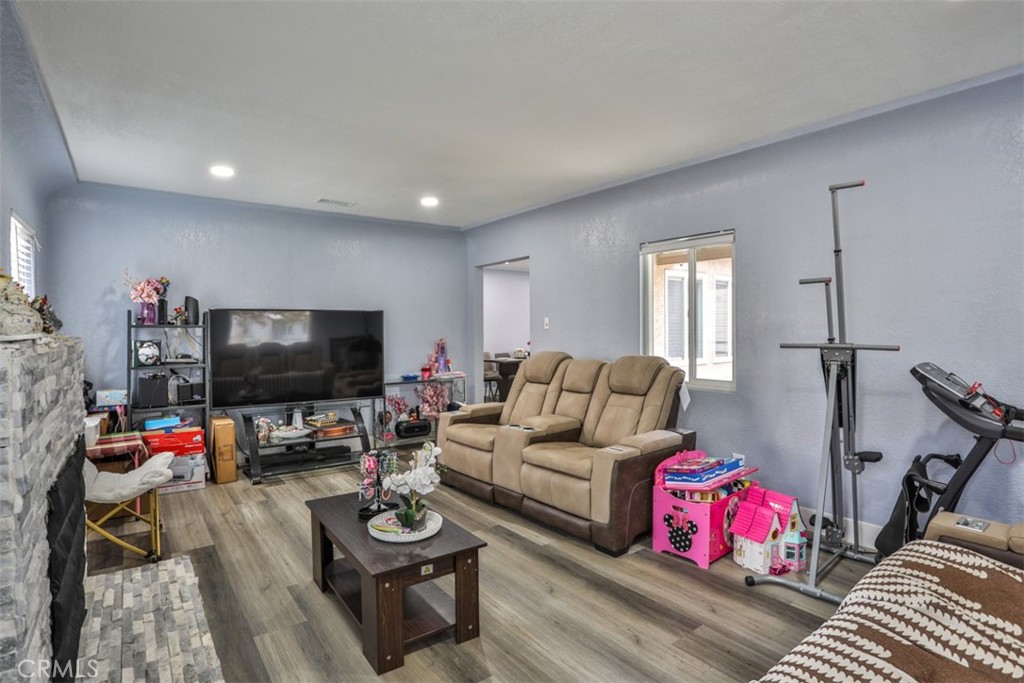 2429 Serrano Road Property Photo 6