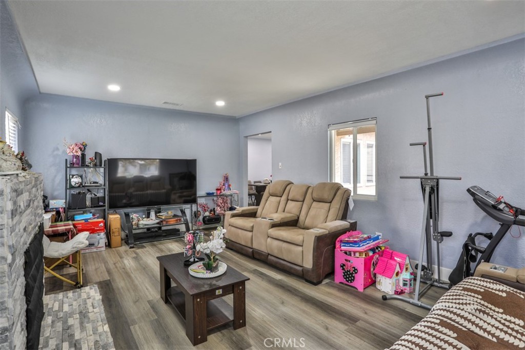 2429 Serrano Road Property Photo 6