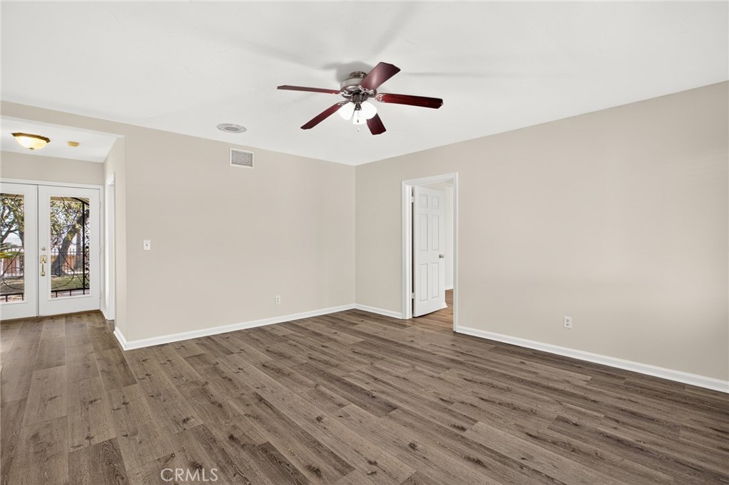 1742 E Foothill Dr. Property Photo 8