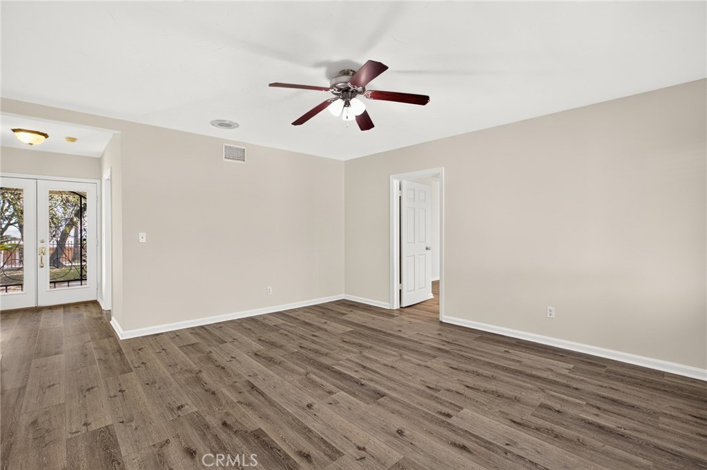 1742 E Foothill Dr. Property Photo 8