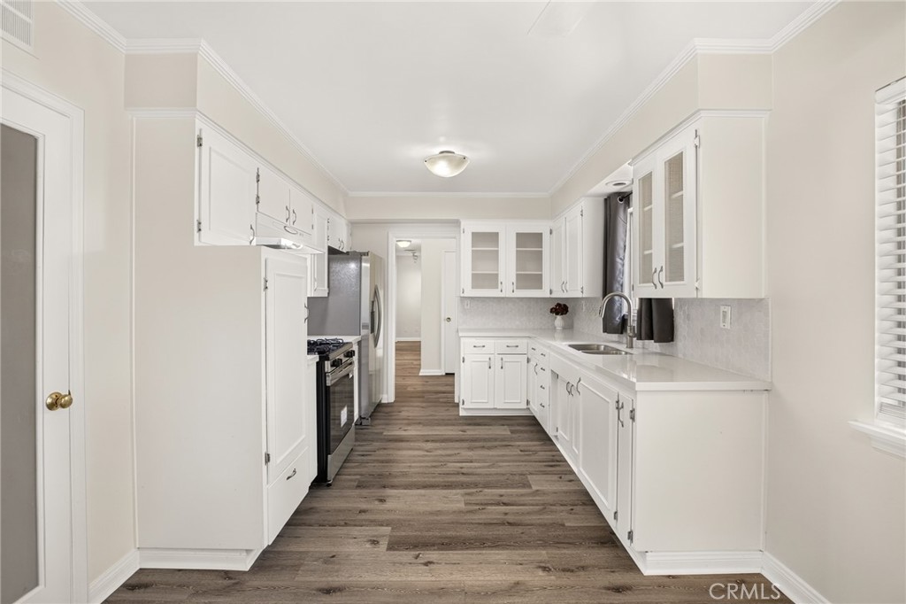 1742 E Foothill Dr. Property Photo 10