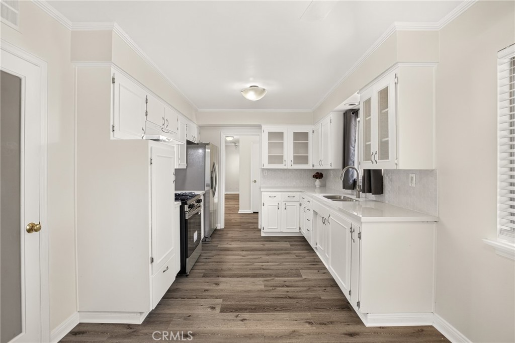 1742 E Foothill Dr. Property Photo 10