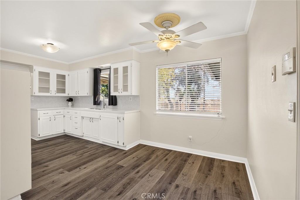1742 E Foothill Dr. Property Photo 11