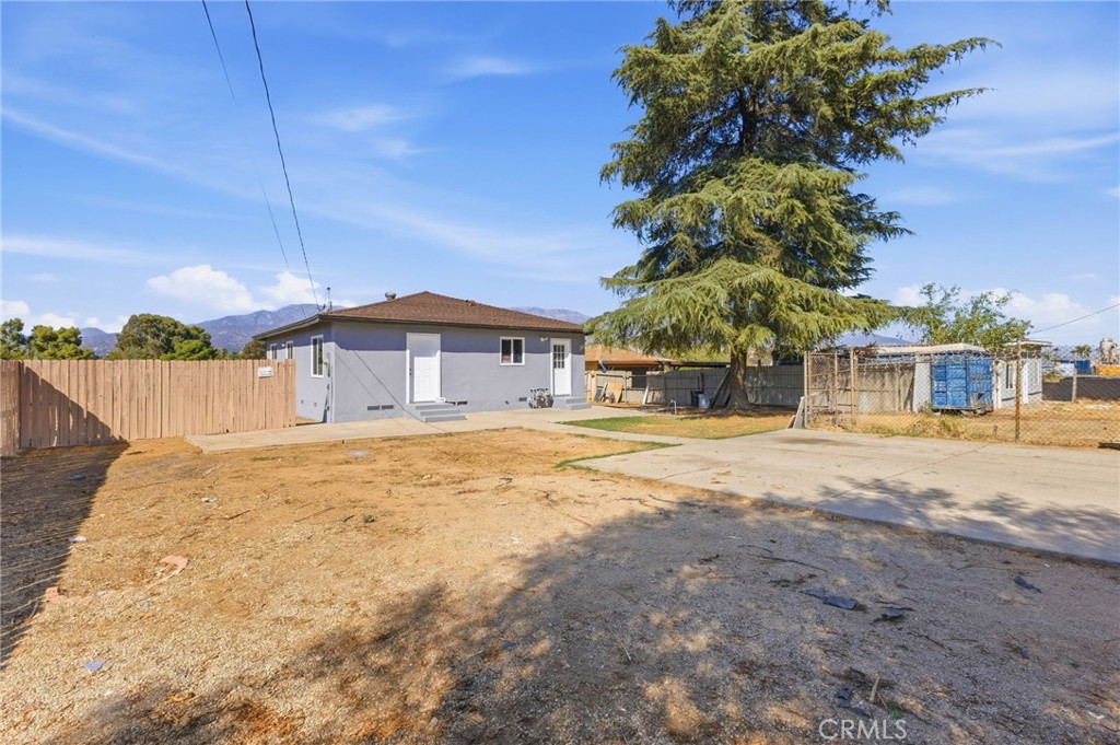 754 E 3rd Street Property Photo 5