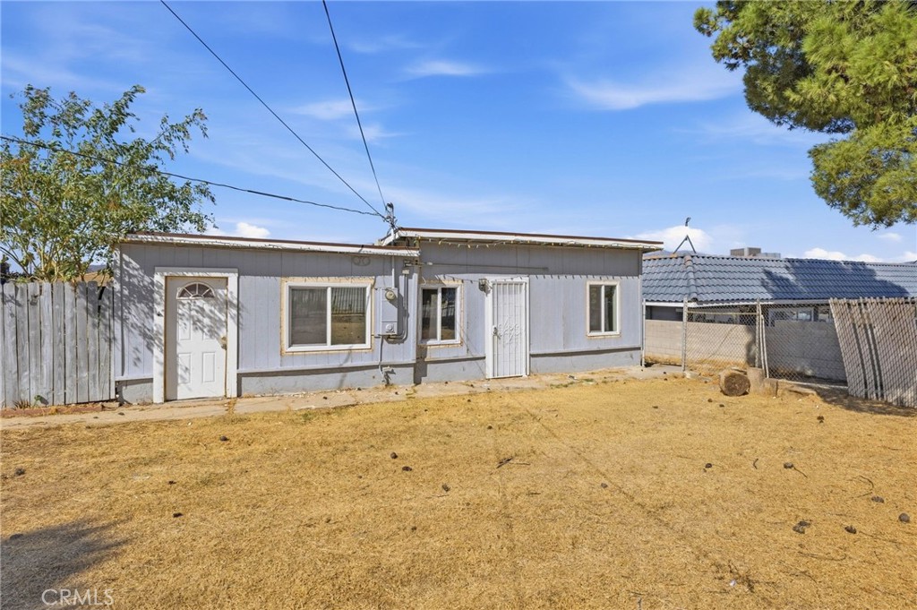 754 E 3rd Street Property Photo 10