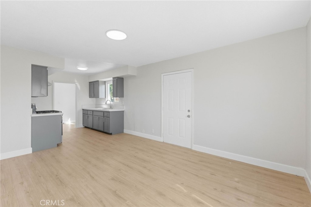 754 E 3rd Street Property Photo 14
