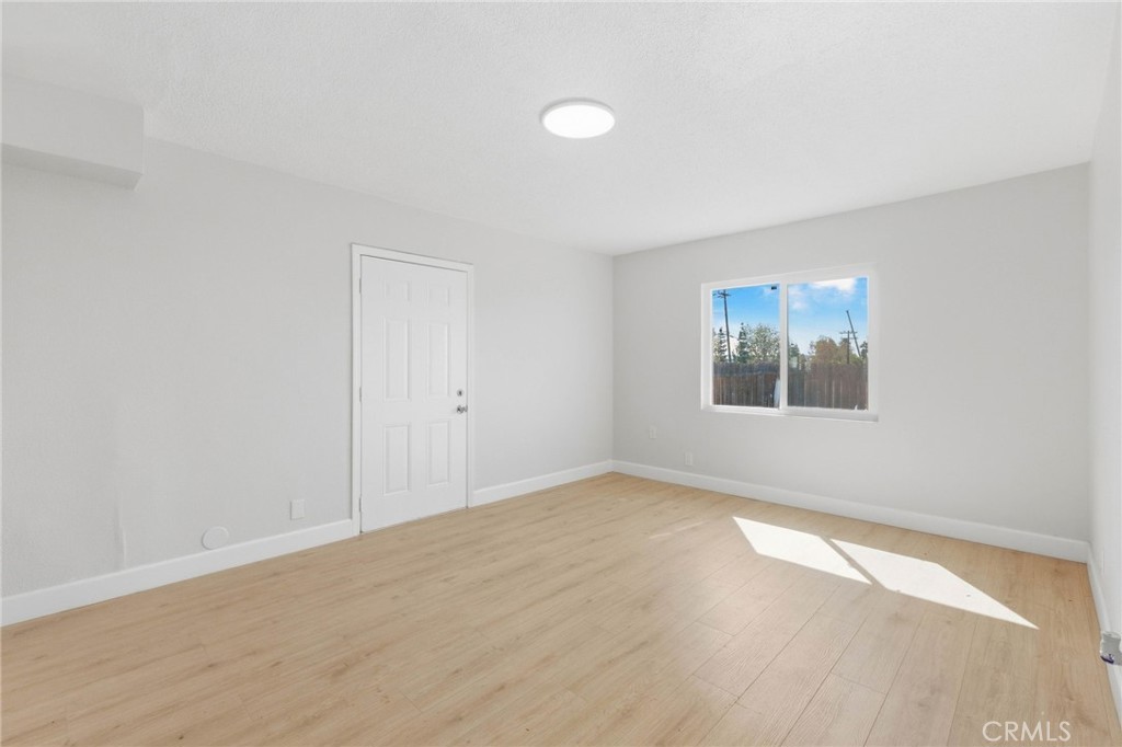 754 E 3rd Street Property Photo 15
