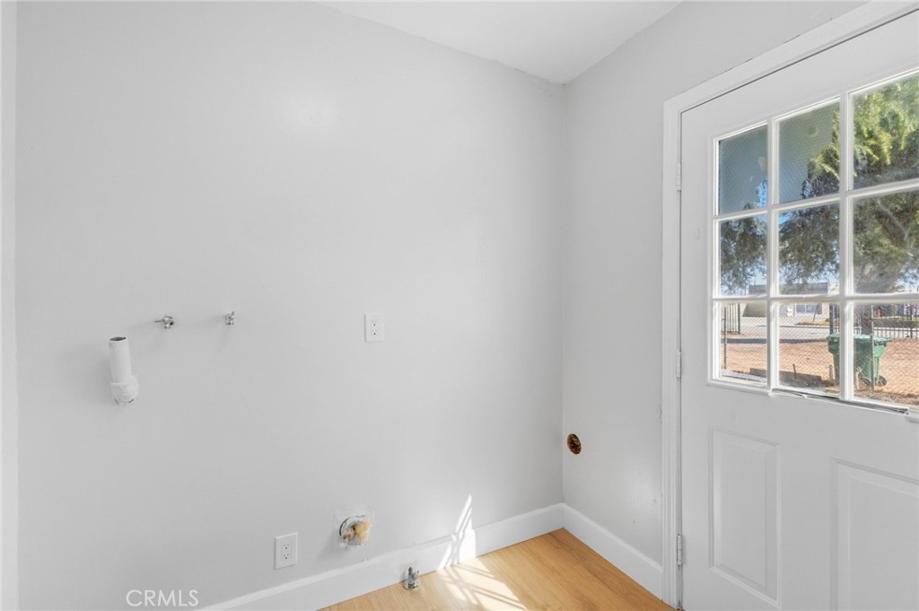 754 E 3rd Street Property Photo 22