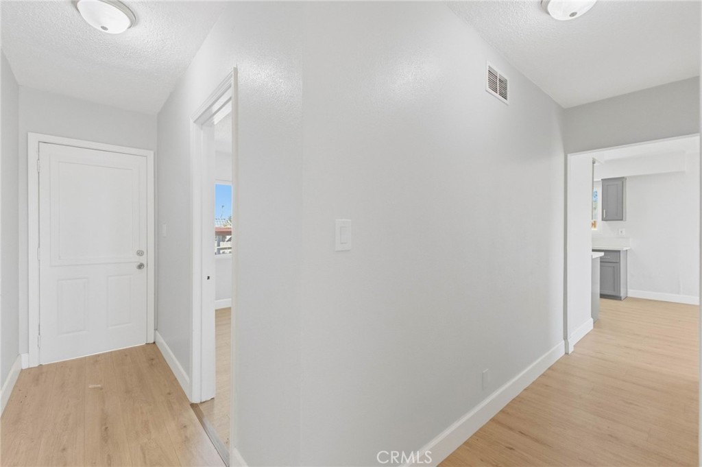 754 E 3rd Street Property Photo 23