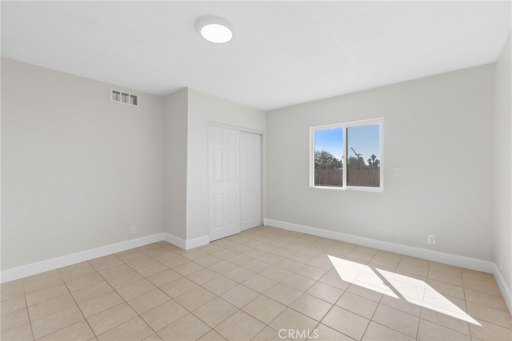 754 E 3rd Street Property Photo 24