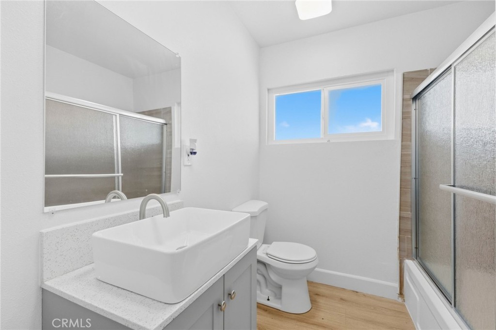 754 E 3rd Street Property Photo 40