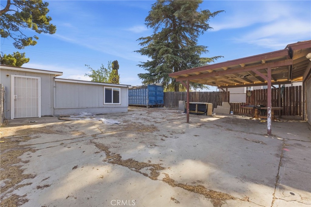 754 E 3rd Street Property Photo 59