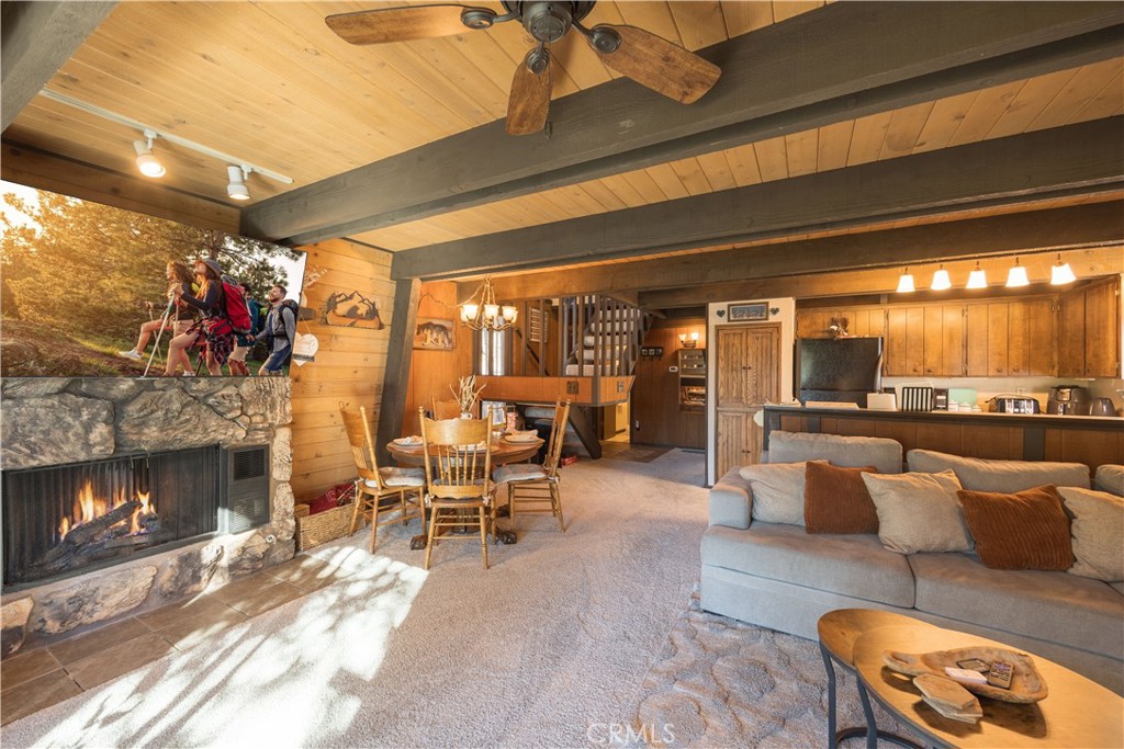 764 Panamint Mountain Property Photo 8