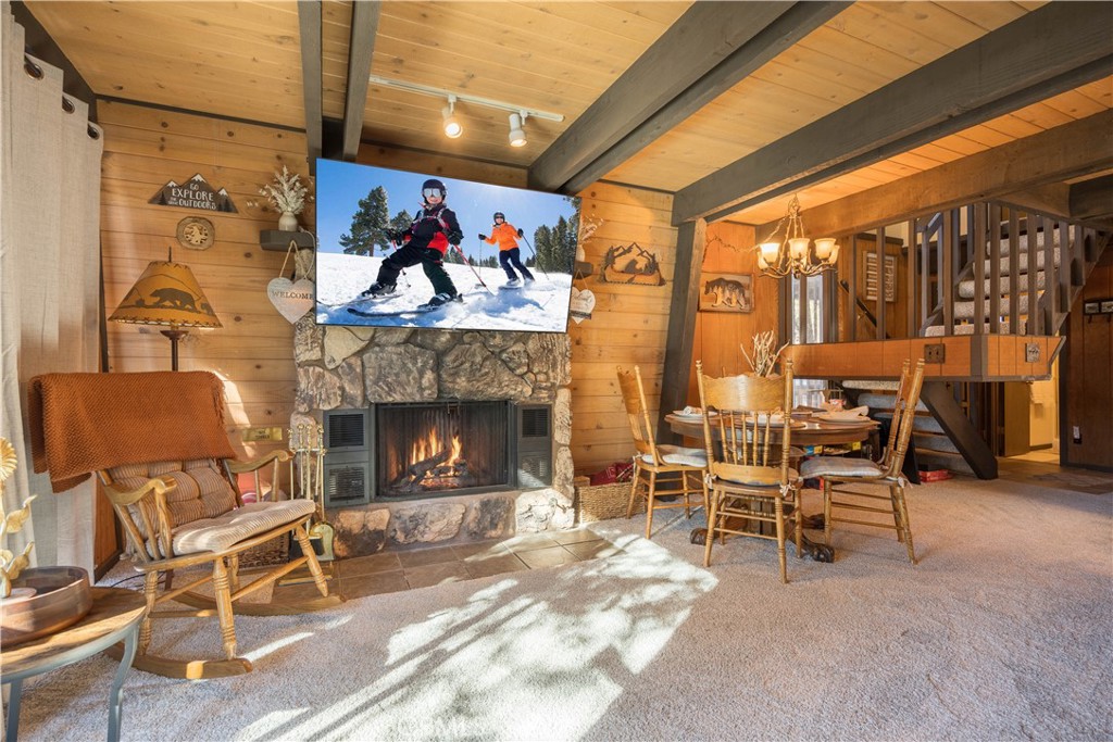 764 Panamint Mountain Property Photo 9