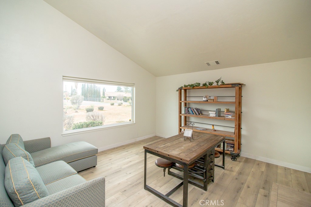 20376 Tonawanda Property Photo 9