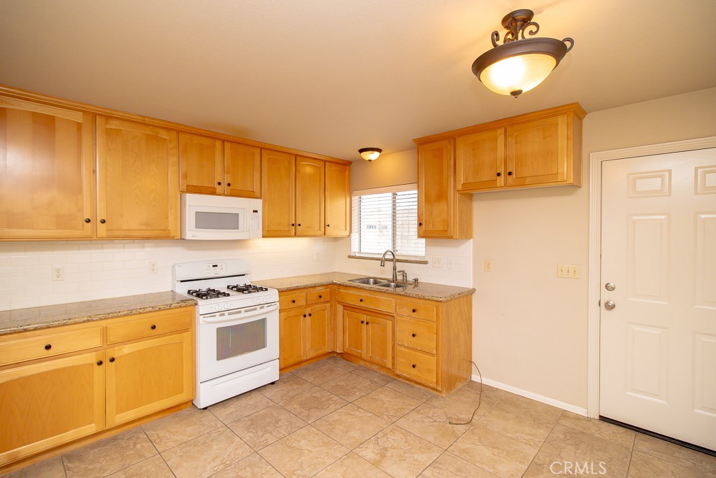 20376 Tonawanda Property Photo 54