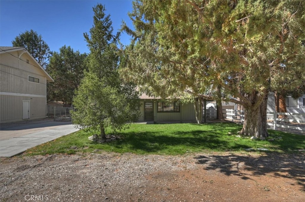1345 E Country Club Property Photo 3