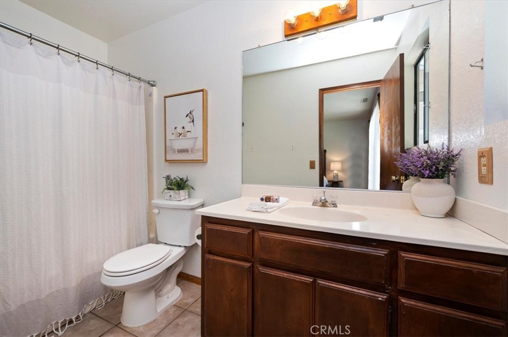 1345 E Country Club Property Photo 17