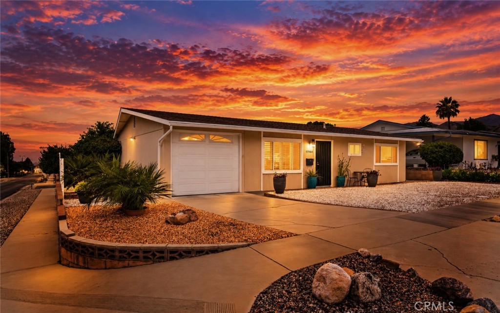 11944 4th Street Property Photo 3