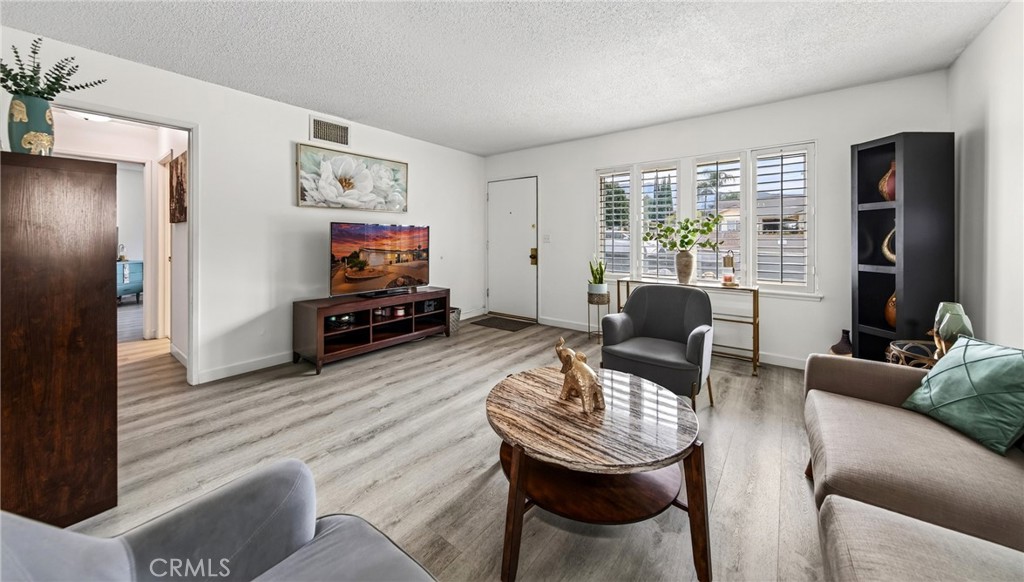11944 4th Street Property Photo 5