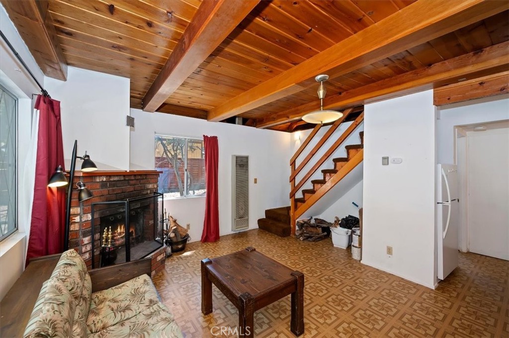 476 San Bernardino Property Photo 9