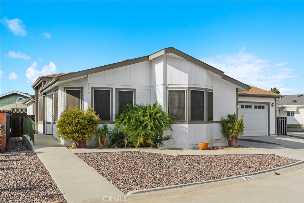 27250 232 Murrieta Property Photo 4