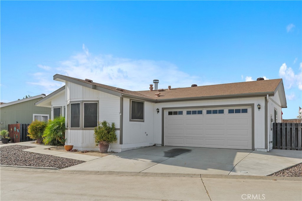 27250 232 Murrieta Property Photo 5