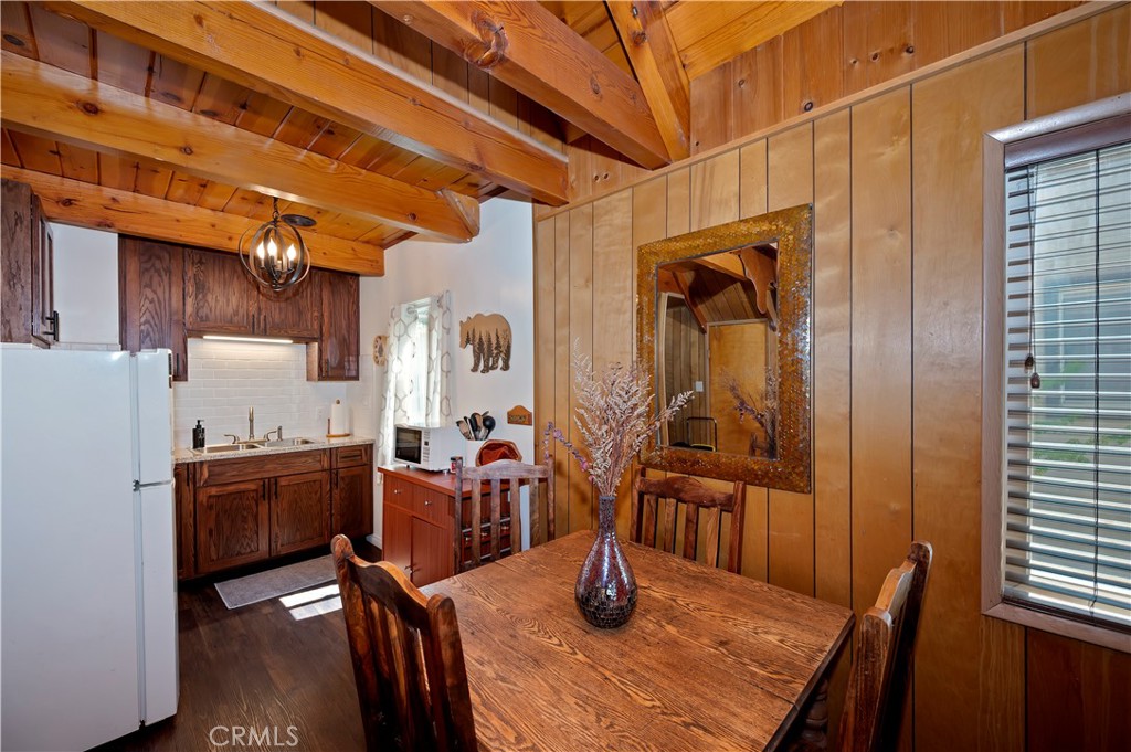2428 Oak Drive Property Photo 8