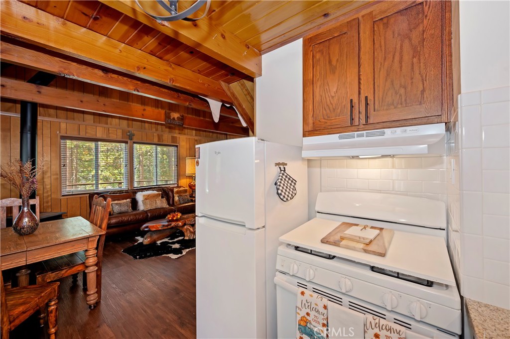2428 Oak Drive Property Photo 11
