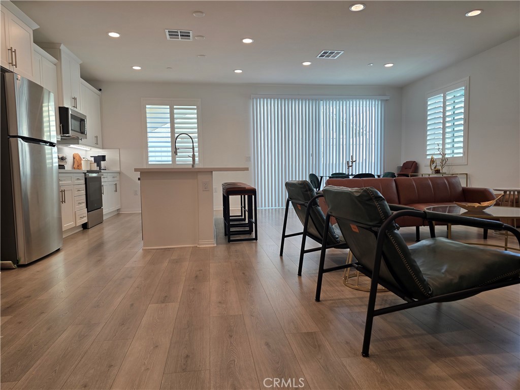 24115 Hillcrest Property Photo 3