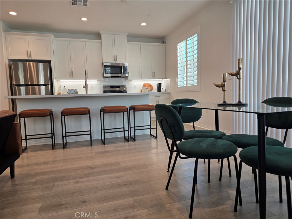 24115 Hillcrest Property Photo 4